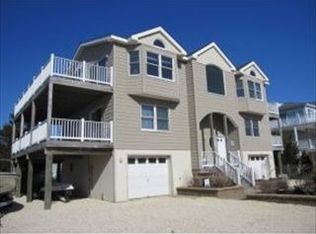 17 W Magnolia Ave, Beach Haven, NJ 08008
