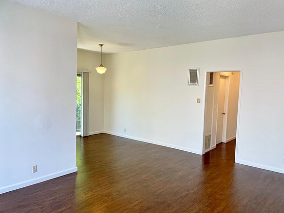 3rd image of 1337 N Gardner St APT 6