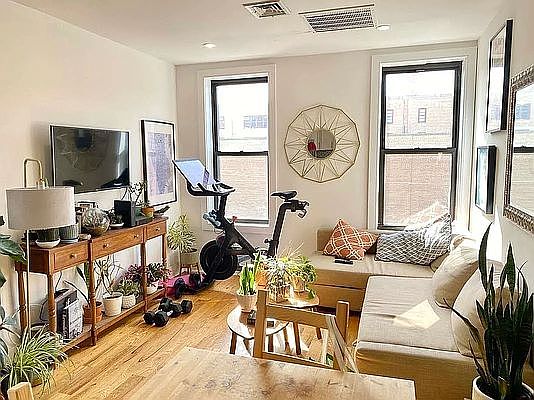 4th image of 35 Garden St #2