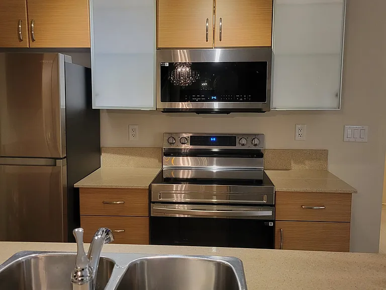 977 Mainland St #511 — Photo 4