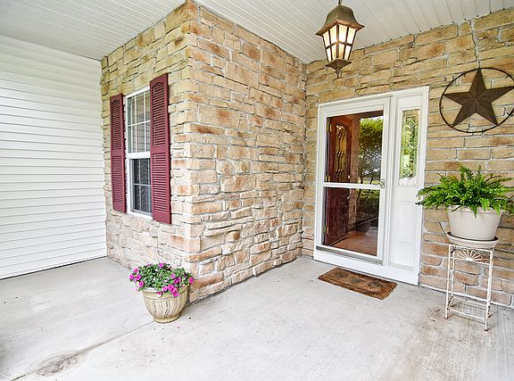 3rd image of 316 W Chester Dr