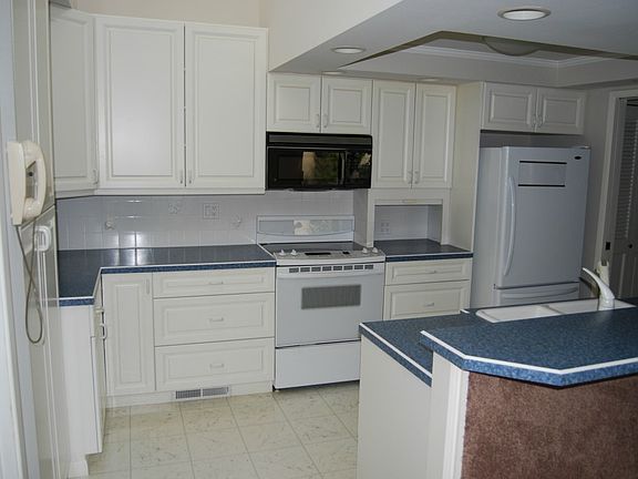 4th image of 1821 NW 195th St Unit 6