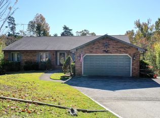 1401 Blackberry Ridge Dr, Lenoir City, TN 37772