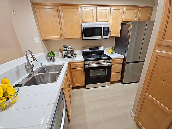 Kitchen - virtual staged