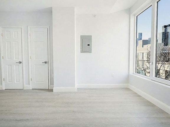 4th image of 142 Huron St #5C