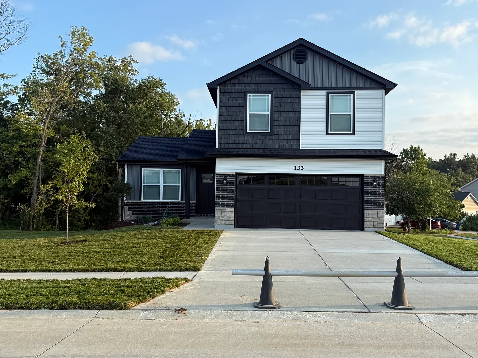 3 bed, 2.5 bath, 1451 sqft, $2,200 — Photo 2