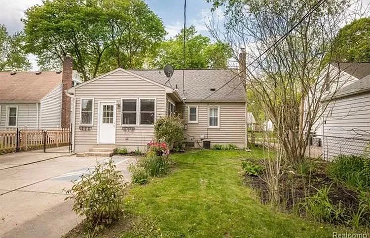 720 N Connecticut Ave — Photo 12