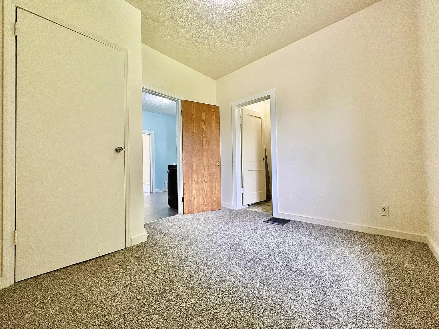 1 bed, $875 — Photo 2
