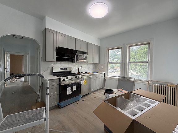 2nd image of 3886-3888 Washington St #2