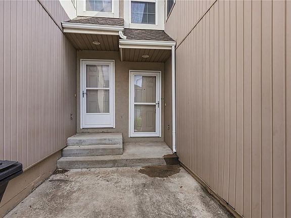 2nd image of 10338 Sloan Ave