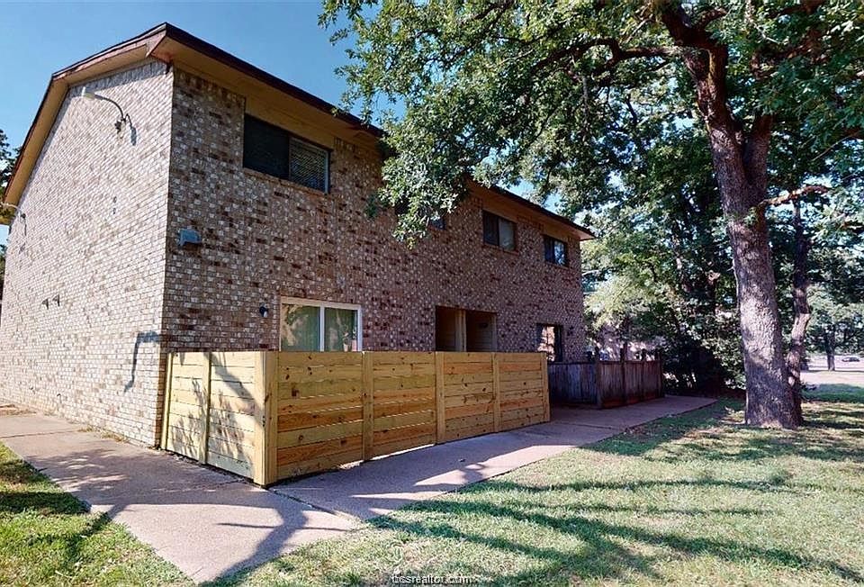1st image of 2407 Bosque Dr #B