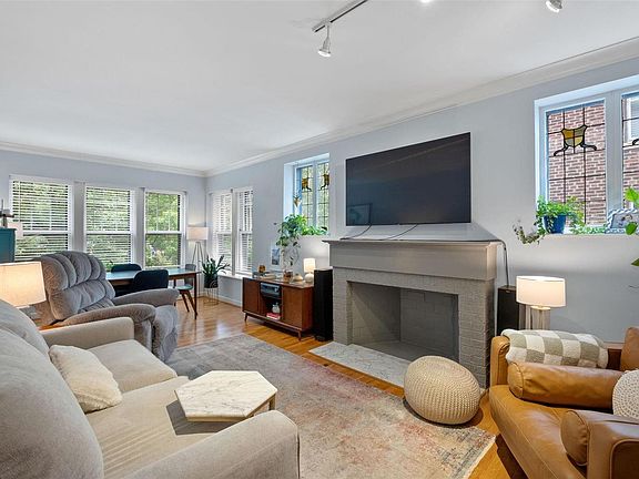 2nd image of 5518 Waterman Blvd APT 21