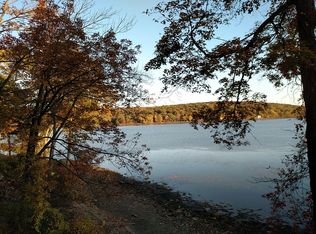 681 Lakeshore Dr, Hewitt, NJ 07421