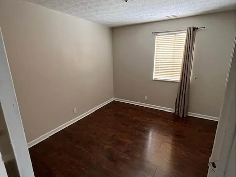 1517 Washington St E — Photo 8