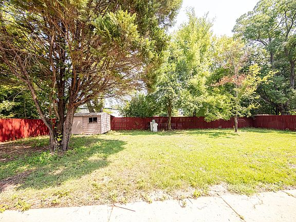4th image of 5613 Carriage Hills Dr