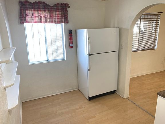 5th image of 307 Yale Blvd SE