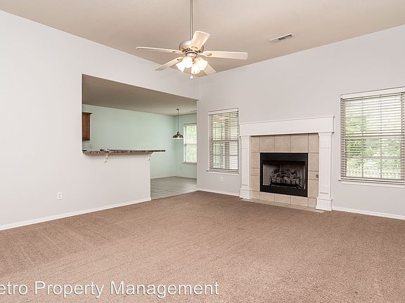 4th image of 607 SW 18th St