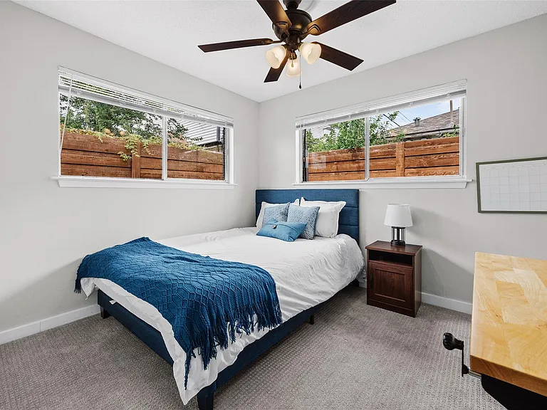 2203 Ventura Dr #B — Photo 16