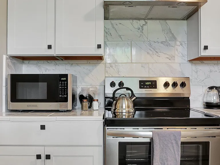 720 Dixon St — Photo 16
