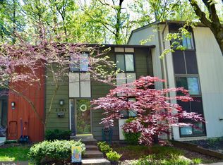 2343 Emerald Heights Ct, Reston, VA 20191