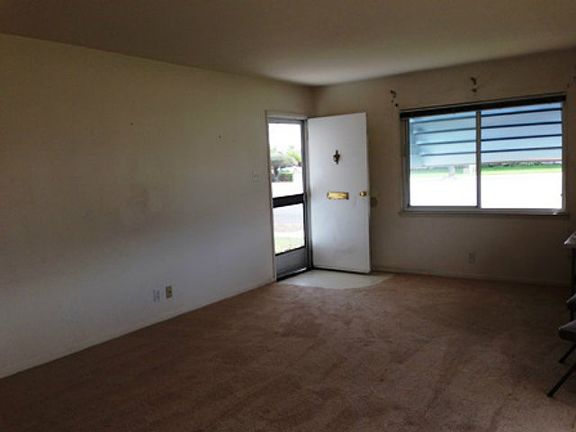 5th image of 1665 Hillsdale Ave