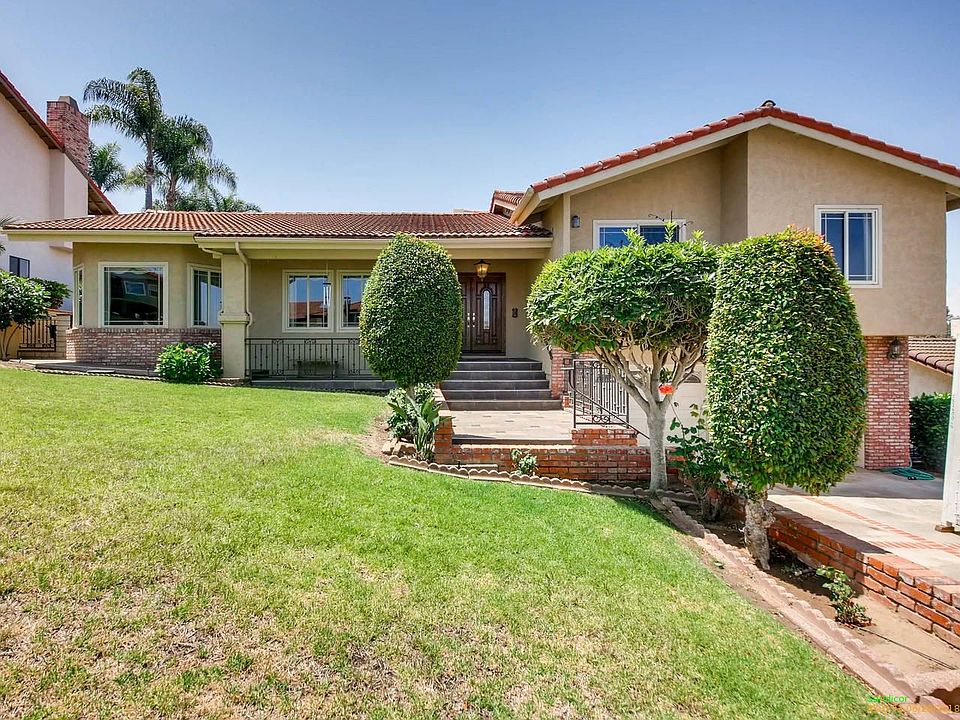 1st image of 214 Hawthorne Cir