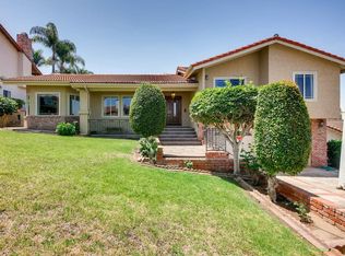 214 Hawthorne Cir, Vista, CA 92083