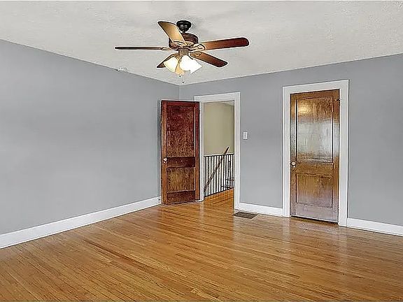 4th image of 5540 N College Ave