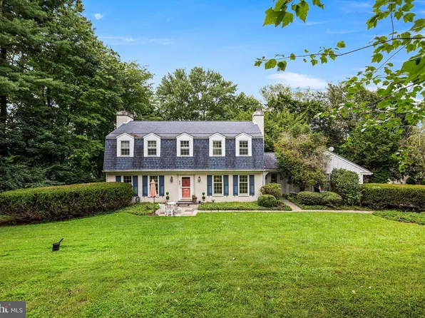 1012 Robin Dr, West Chester, PA 19382