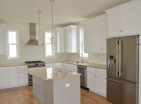 4th image of 815 Saint James Pl