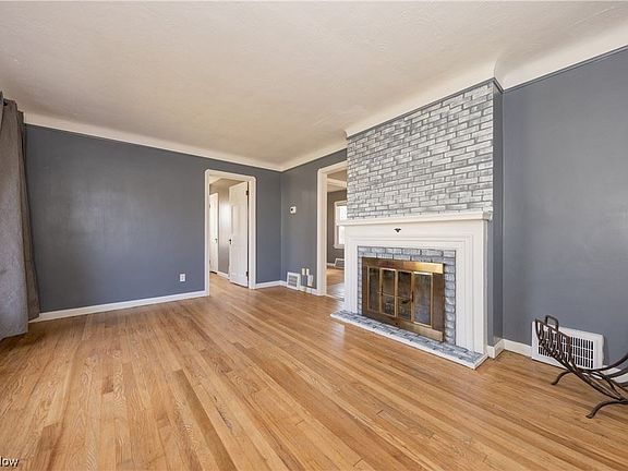 2nd image of 5252 Edenhurst Rd