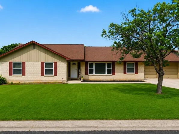 210 Poco Vista Dr S, Kerrville, TX 78028