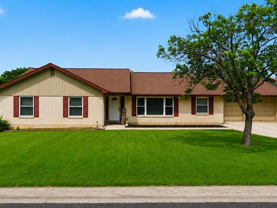 210 Poco Vista Dr S, Kerrville, TX 78028