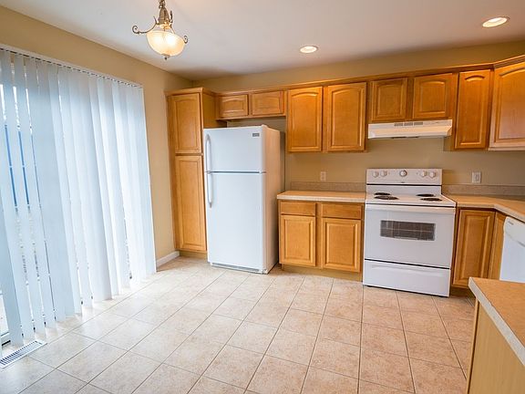2nd image of 211 W Vine St
