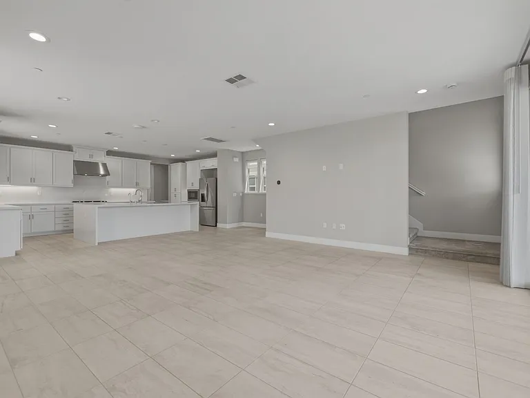 1230 Mateo Miller Cir — Photo 24