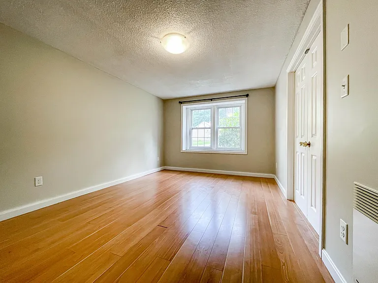 5 Dresden Ct — Photo 34