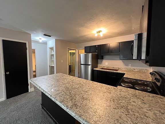 3rd image of 1827 Seay Ct