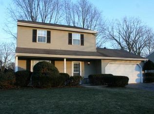 3574 Newport Dr, Island Lake, IL 60042