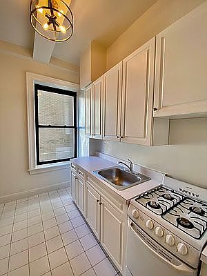 4th image of 1100 Madison Ave APT 7H
