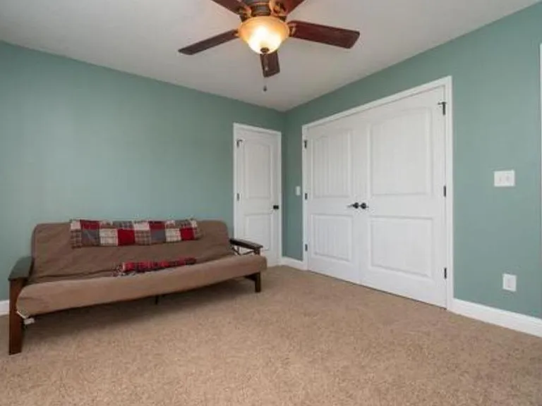 115 Verandah Ct — Photo 8