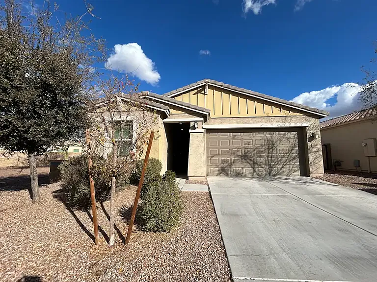 939 S 200th Ln — Photo 2