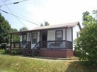 8 Breezewood Dr, Staunton, VA 24401