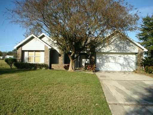 1st image of 903 Lakeshore Dr