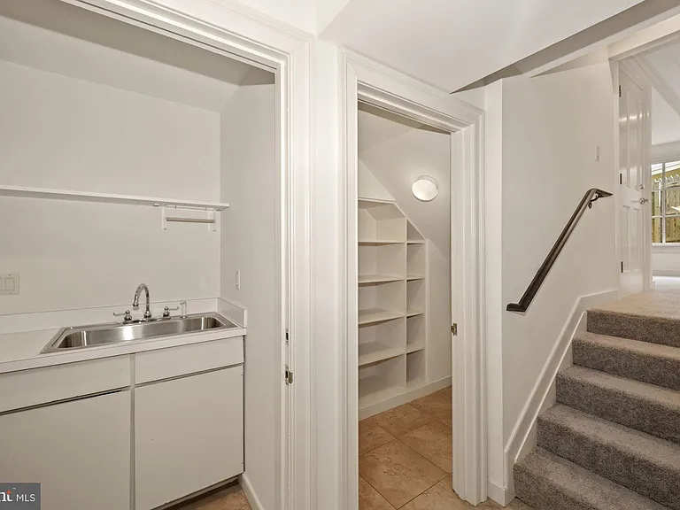 7711 Brookville Rd — Photo 29