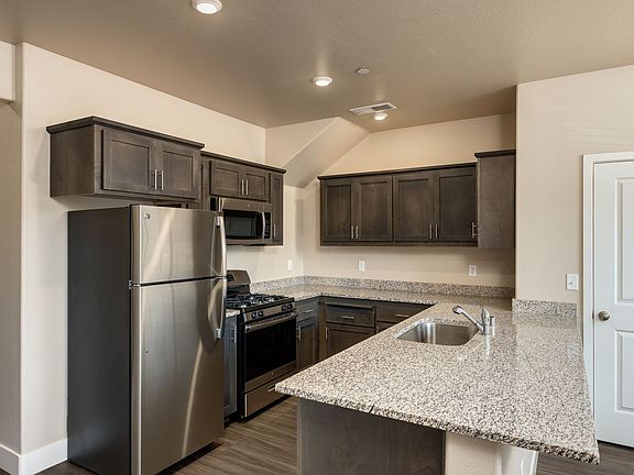 5th image of 2910 Joshua Tree Rd #1