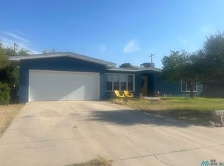 3009 Mountain View Dr, Carlsbad, NM 88220