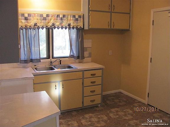 4th image of 1410 Cloud Cir