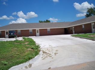 2121 California Ave, Chickasha, OK 73018