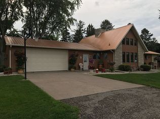 22853 Enterprise Valley Dr, Lewiston, MN 55952
