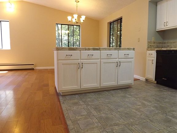 3rd image of 4460 Daisy Dr